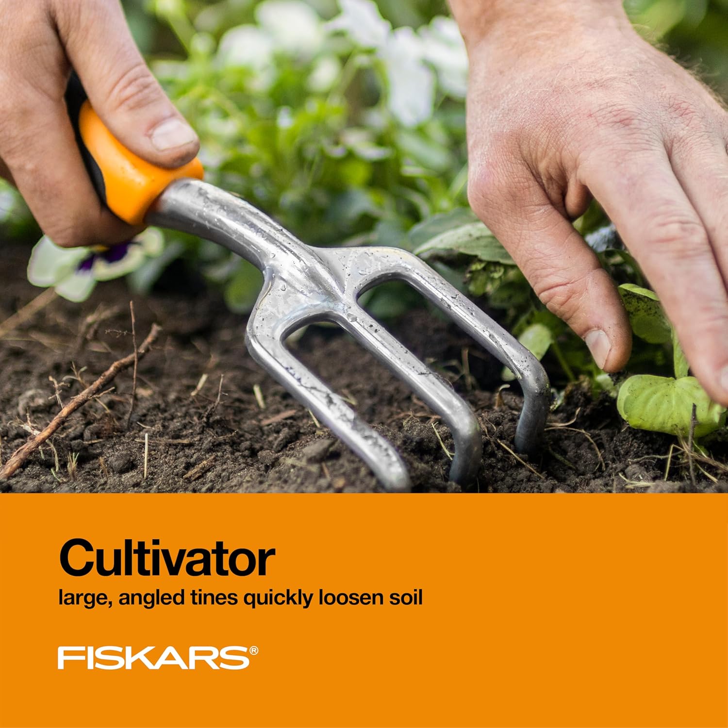 Fiskars Ergo Garden Trowel for Digging and Planting, Heavy Duty Gardening Hand Tool with Hanging Hole